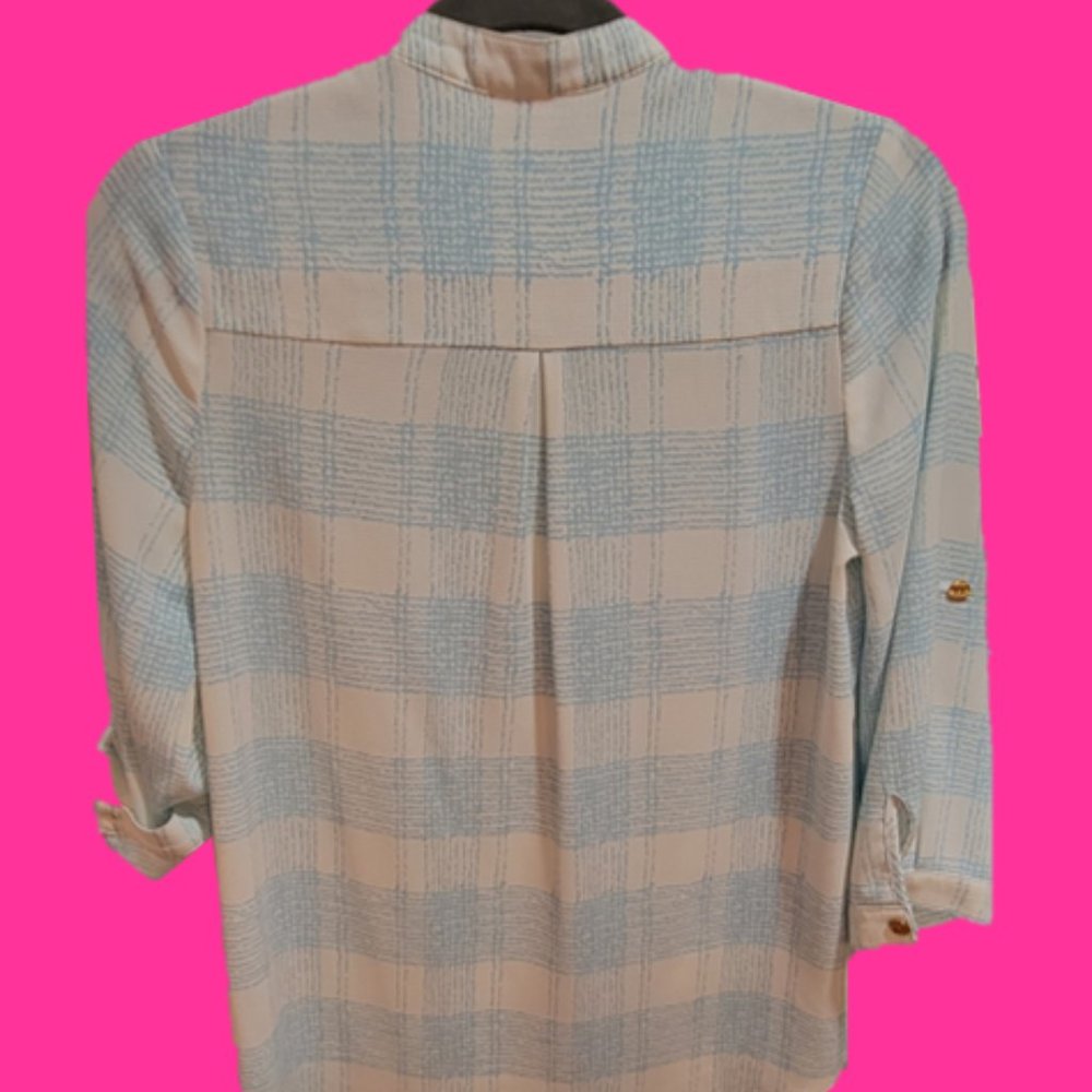 Tab-sleeve, white and light blue blouse - Picture 6 of 7